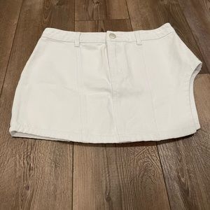 White denim skirt